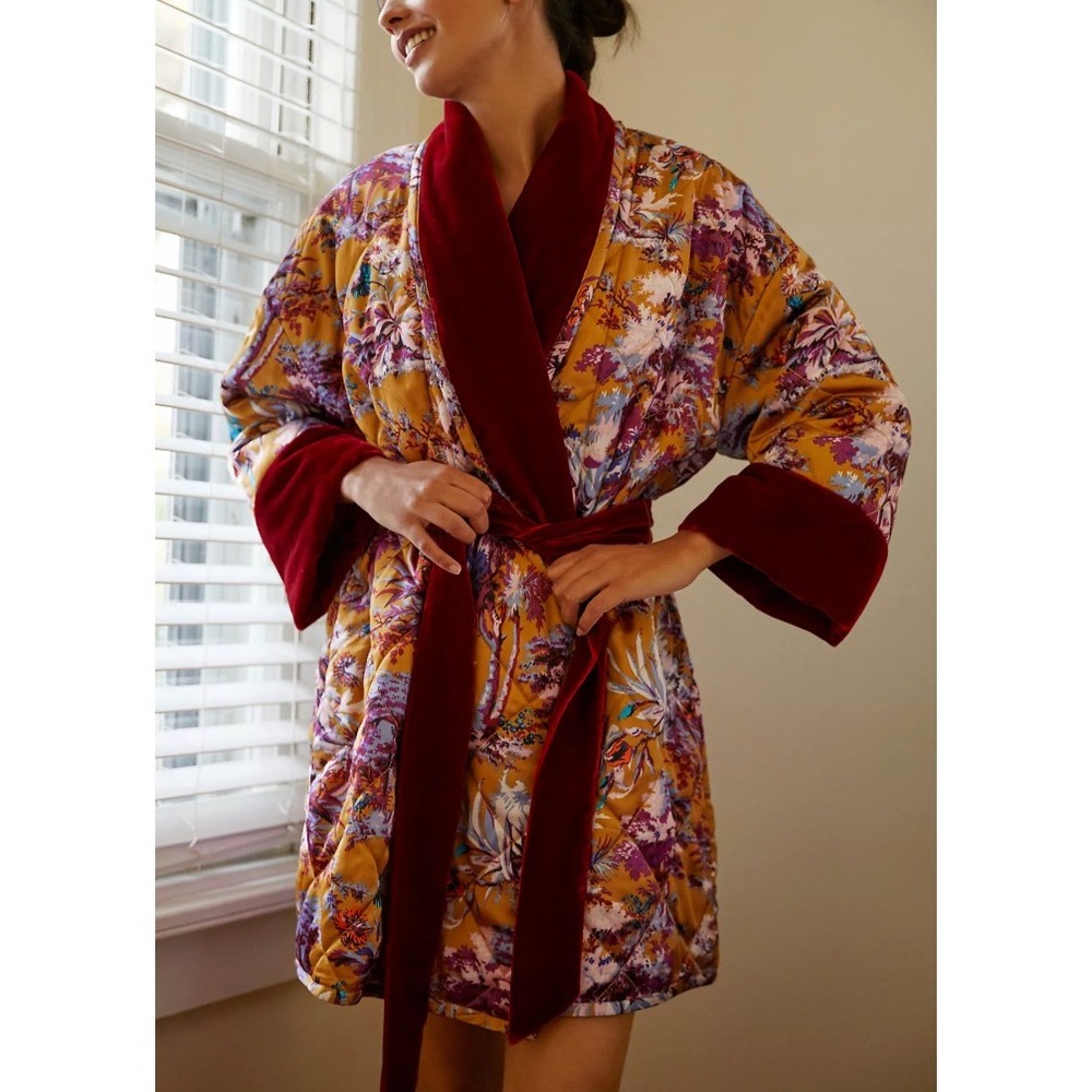 Anthropologie Quilted Velvet Trim Floral Robe in Mustard Red sz M/L